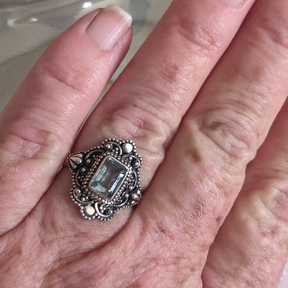 Blue Topaz Sterling Silver Ring - Picture 8 of 8